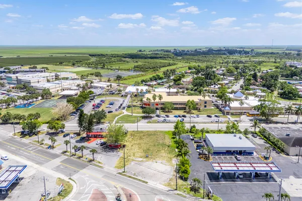 $365,000 | 700 Larrimore Road, Pahokee, FL 33476