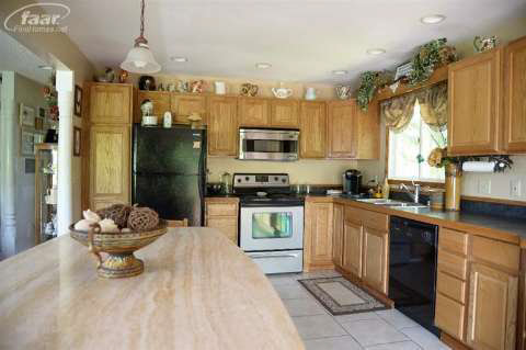8092 Torrey Road Grand Blanc, MI 48439 - Photo 6 of 27 20403021-5.JPG