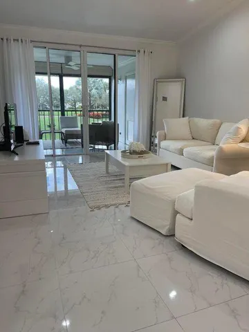 $9,000 | 7449 Glendevon Lane, Unit 106, Delray Beach, FL 33446