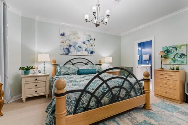 a en suite bathroom with a shower