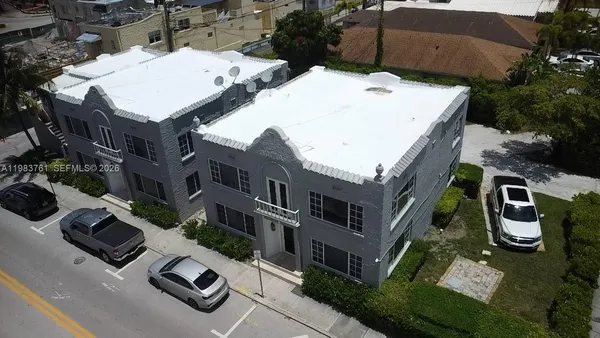 $2,000 | 223 South 17th Avenue, Unit 2, Hollywood, FL 33020