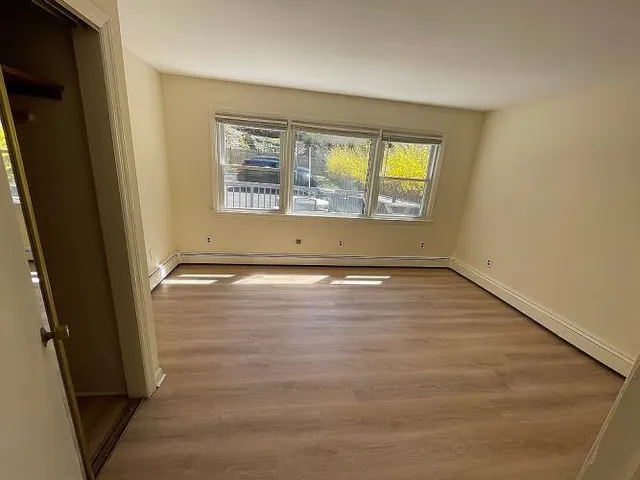 $999,999 | 16 Oenoke Place, Stamford, CT 06907