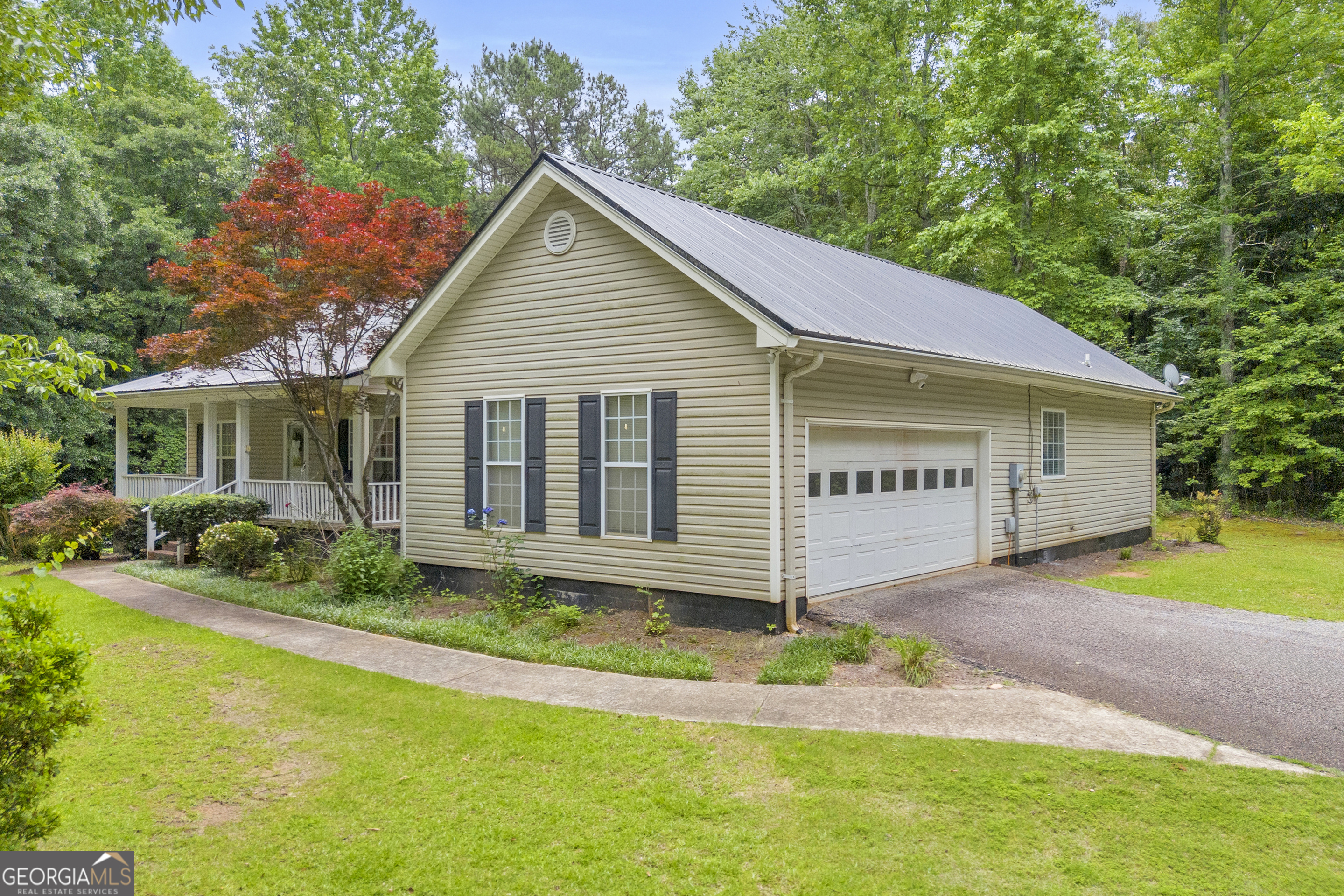 163 Tuxedo Drive Commerce, GA 30530 - Photo 4 of 62