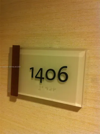 $2,250 | 1050 Brickell Avenue, Unit 1406, Miami, FL 33131