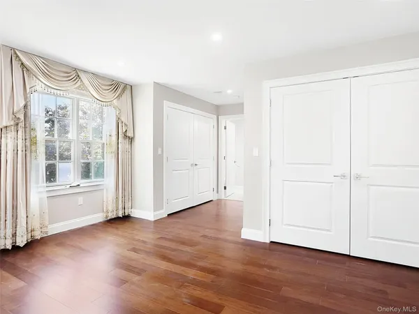 $4,800 | 56 Jackson Avenue, Unit 1, Mineola, NY 11501