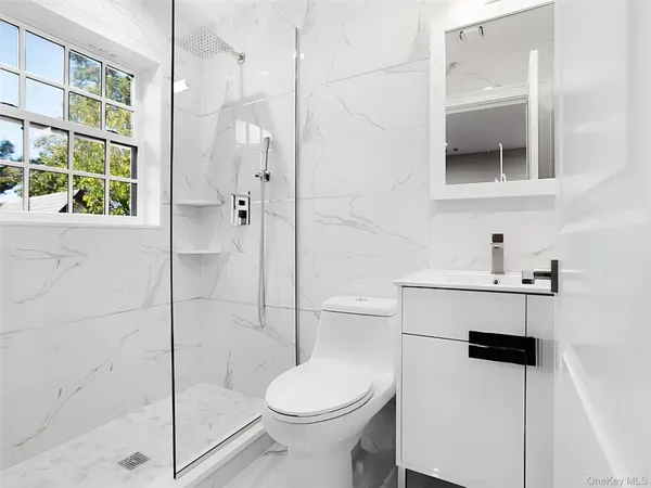 $4,800 | 56 Jackson Avenue, Unit 1, Mineola, NY 11501