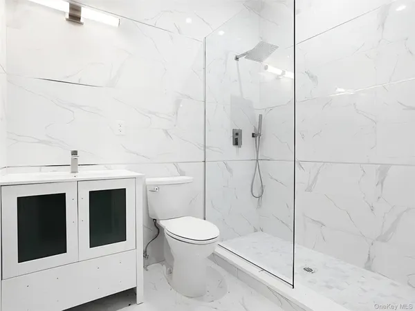 $4,800 | 56 Jackson Avenue, Unit 1, Mineola, NY 11501