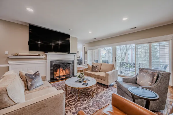 $1,035,000 | 4 Oak Brook Club Drive, Unit G205, Oak Brook, IL 60523