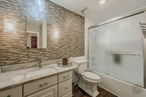 $1,035,000 | 4 Oak Brook Club Drive, Unit G205, Oak Brook, IL 60523