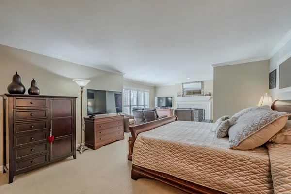 $1,035,000 | 4 Oak Brook Club Drive, Unit G205, Oak Brook, IL 60523