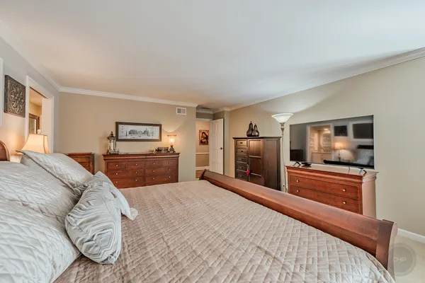 $1,035,000 | 4 Oak Brook Club Drive, Unit G205, Oak Brook, IL 60523