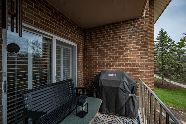 $1,035,000 | 4 Oak Brook Club Drive, Unit G205, Oak Brook, IL 60523