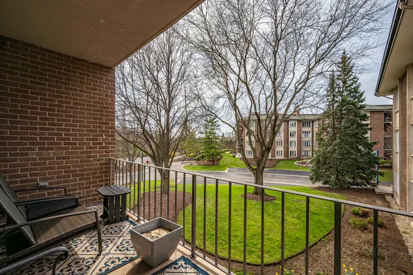$1,035,000 | 4 Oak Brook Club Drive, Unit G205, Oak Brook, IL 60523