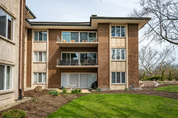 $1,035,000 | 4 Oak Brook Club Drive, Unit G205, Oak Brook, IL 60523