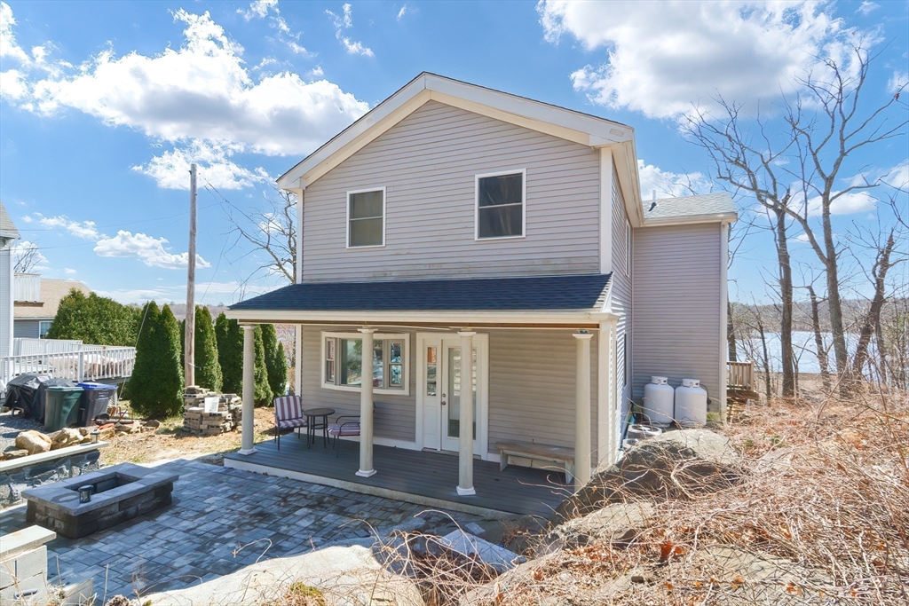 71 Uxbridge Road Mendon, MA 01756 - Photo 3 of 31 Gallery Image 3