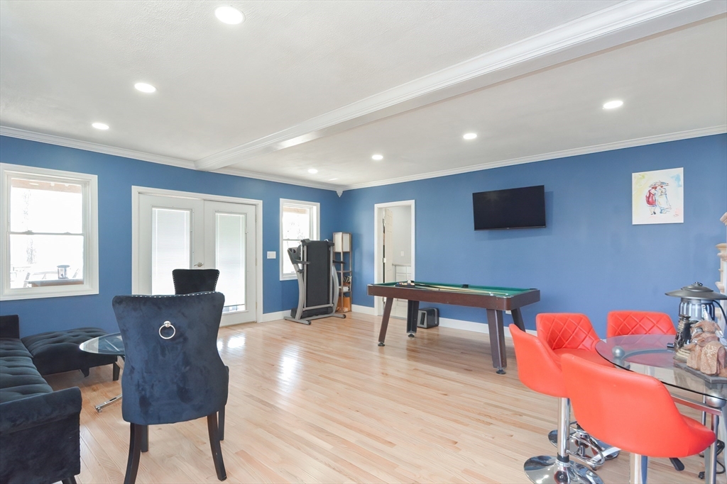 71 Uxbridge Road Mendon, MA 01756 - Photo 7 of 31 Gallery Image 7