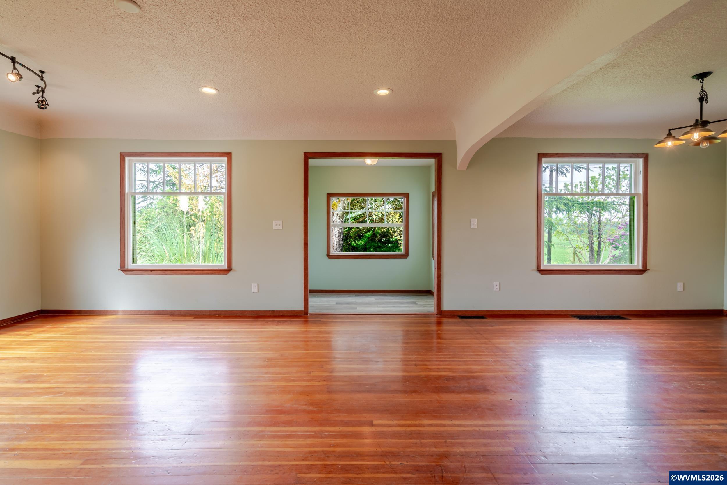 34965 Brewster Road Lebanon, OR 97355 - Photo 14 of 49
