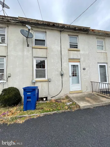 $1,400 | 105 Spring Garden Street, Leesport, PA 19533