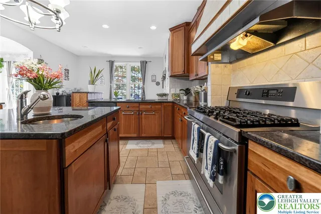 $849,900 | 2588 Kings Mill Road, Hellertown, PA 18055