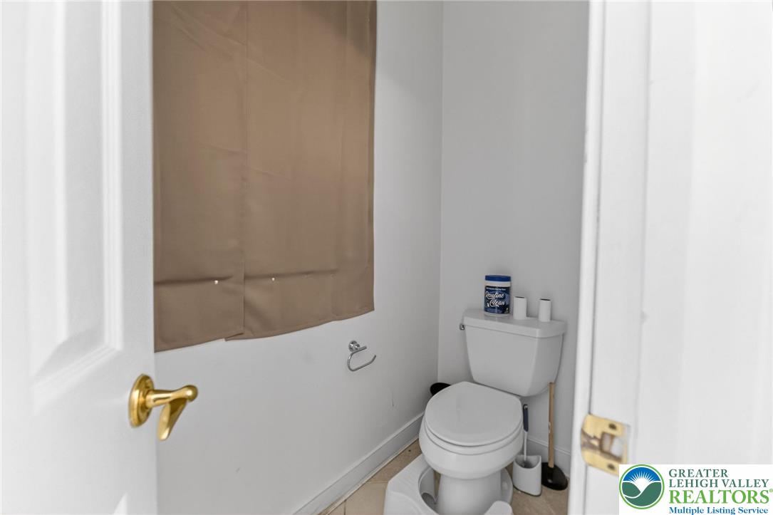 2588 Kings Mill Road Hellertown, PA 18055 - Photo 37 of 59