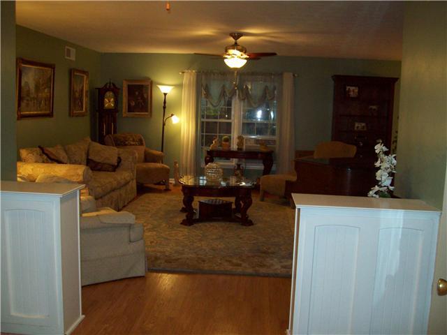 7367 Avalon Trail Road Indianapolis, IN 46250 - Photo 4 of 24 Gallery Image 4