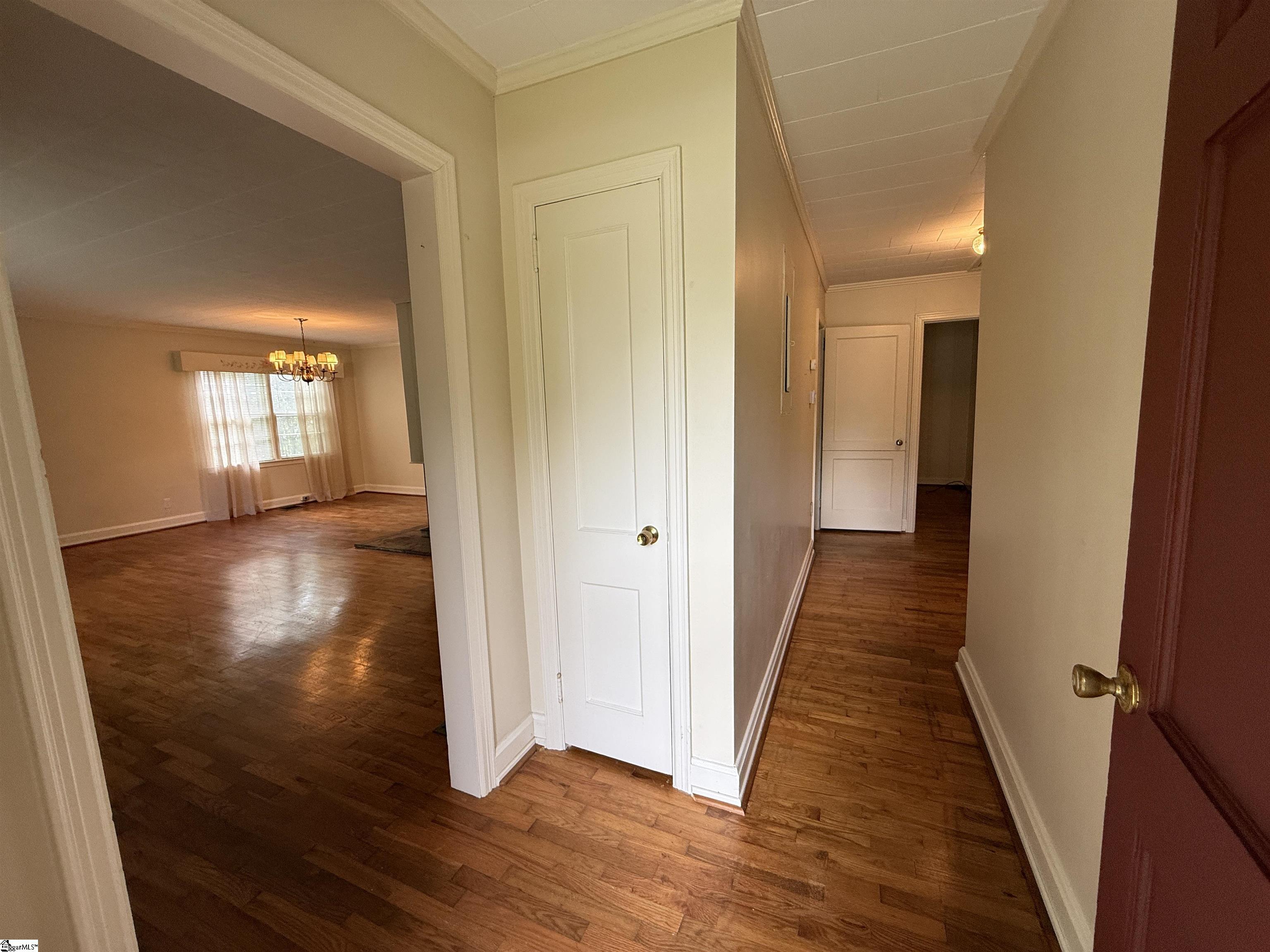 301 Pine Street Clinton, SC 29325 - Photo 4 of 20