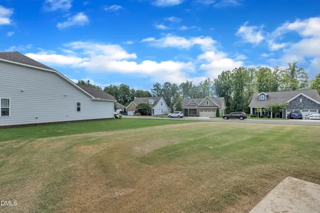 $2,495 | 747 Catherine Lake Court, Fuquay-Varina, NC 27526