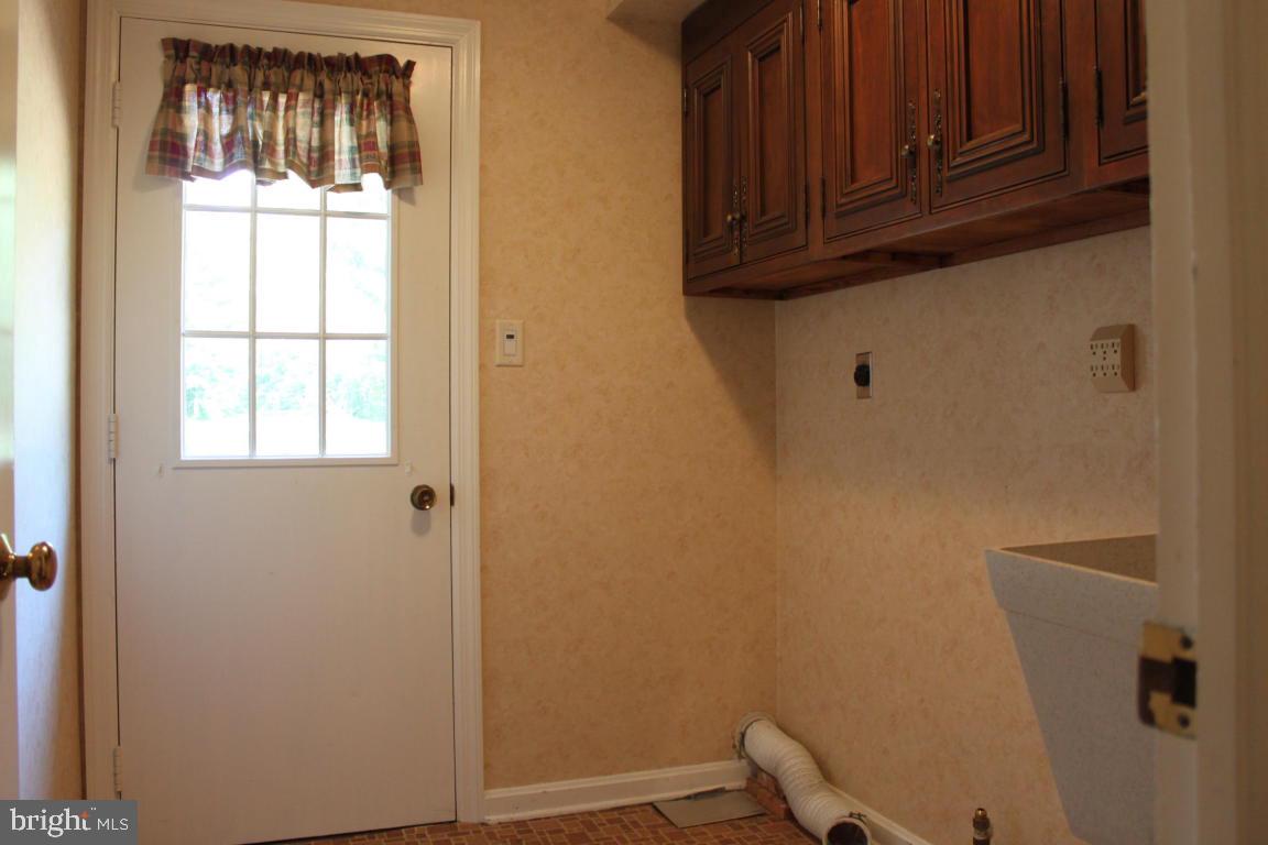 2417 Butter Road Lancaster, PA 17601 - Photo 12 of 23