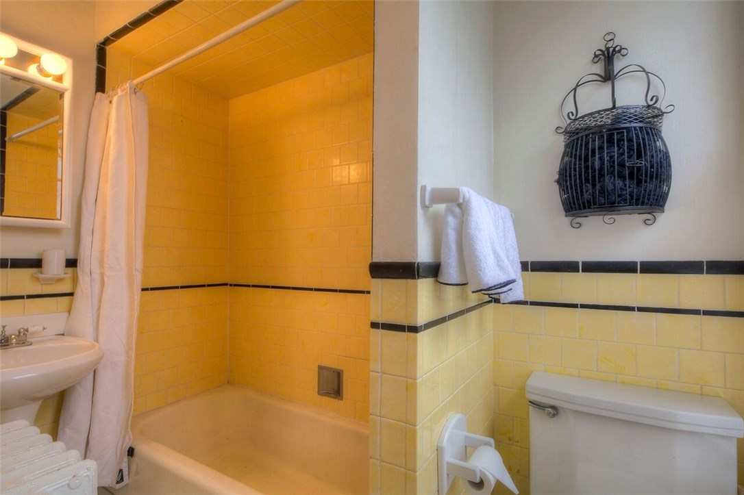 569 Spring Street, Unit 1N Newport, RI 02840 - Photo 12 of 21