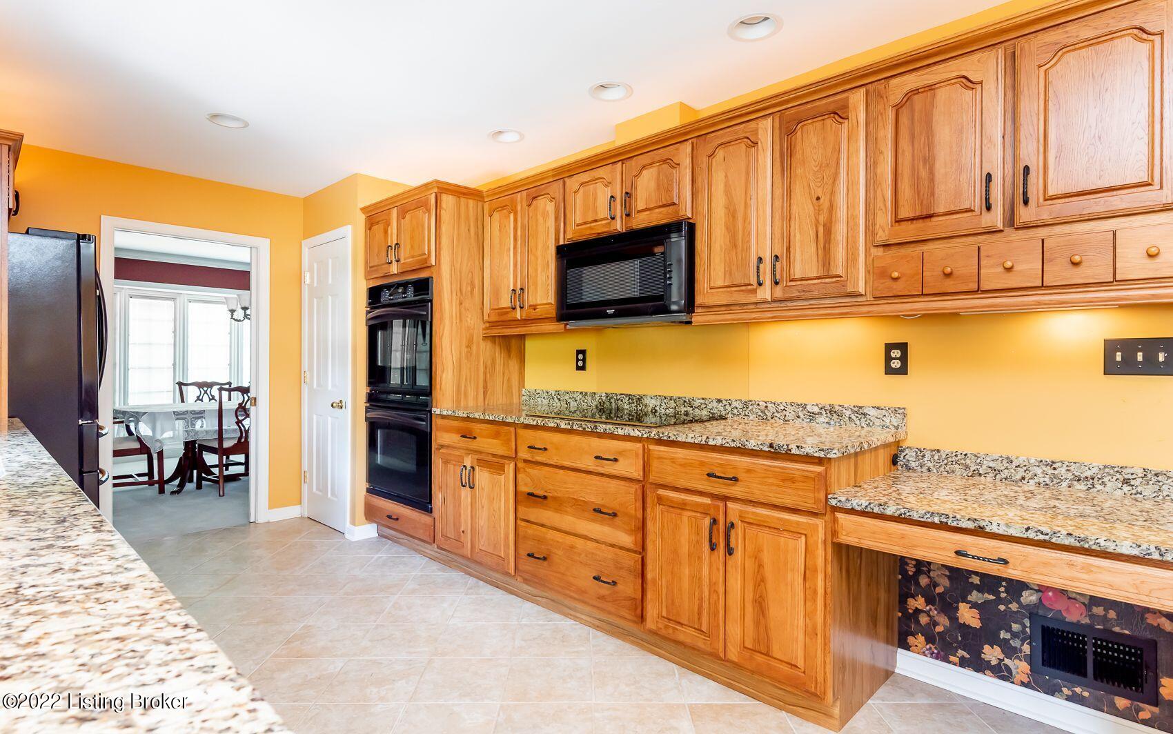 7608 Rockingham Road Prospect, KY 40059 - Photo 16 of 53 kithen 5