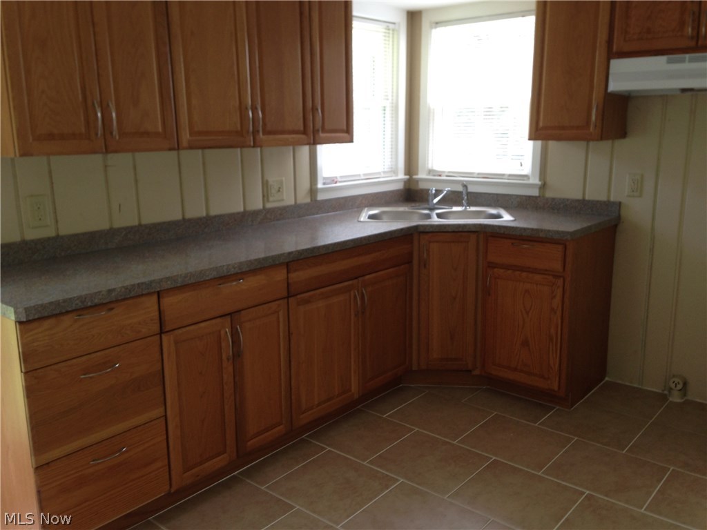6345 Ridgewood Street Southwest Canton, OH 44706 - Photo 18 of 23 New custom counter top.