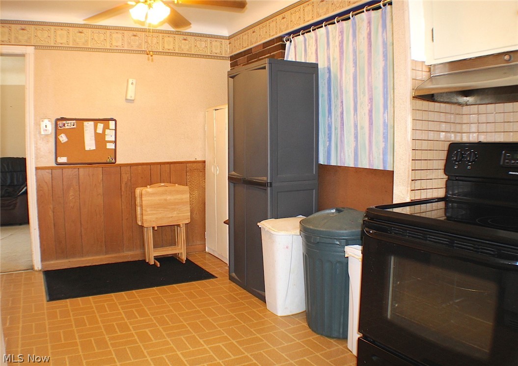 5411 Ridgewood Avenue Parma, OH 44129 - Photo 10 of 27 You can set up a dinette in the breakfast nook...