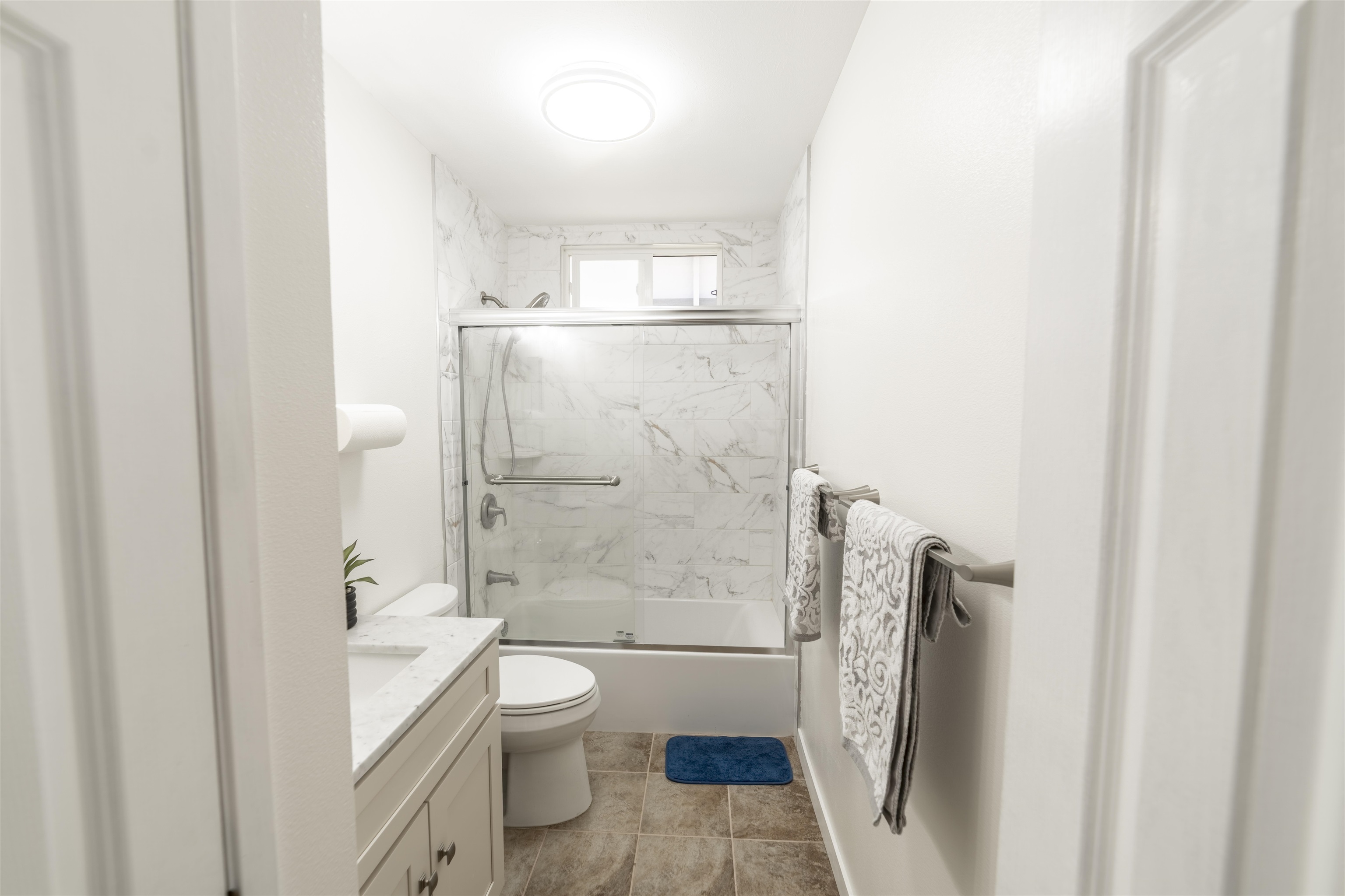 5332 Lower Honoapiilani Road Lahaina, HI 96761 - Photo 19 of 36 Guest Bathroom