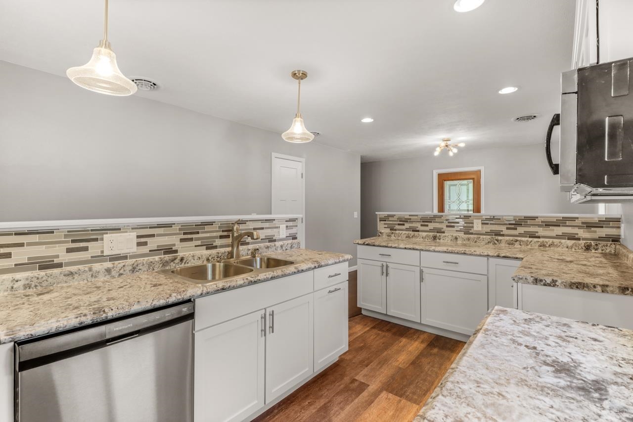 103 Algonquin Road Marquette Heights, IL 61554 - Photo 15 of 36 Gallery Image 15