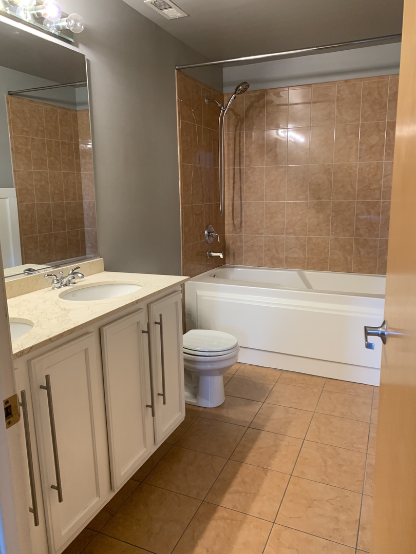 1500 West Monroe Street, Unit 423 Chicago, IL 60607 - Photo 16 of 18