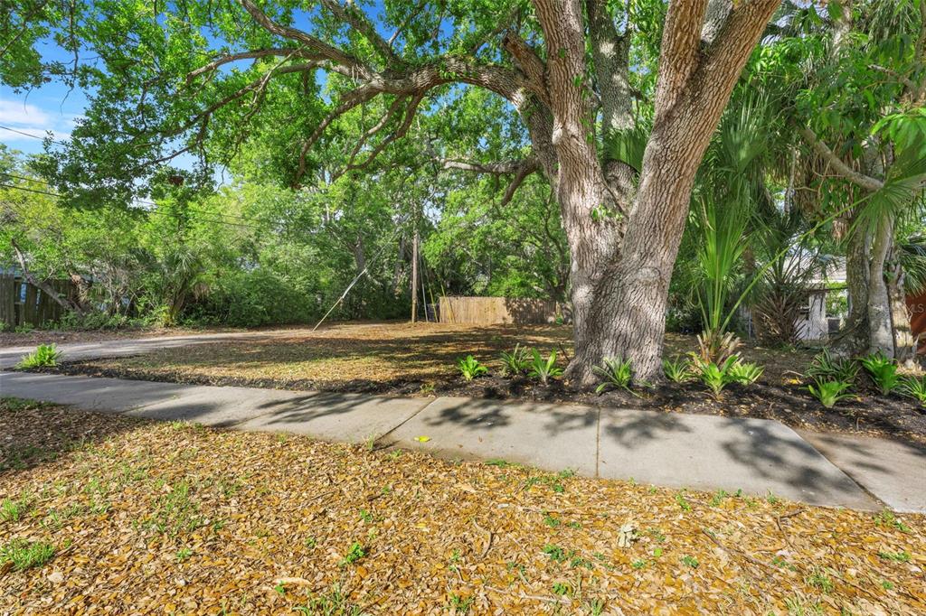 2715 5th Street South St. Petersburg, FL 33705 - Photo 12 of 40