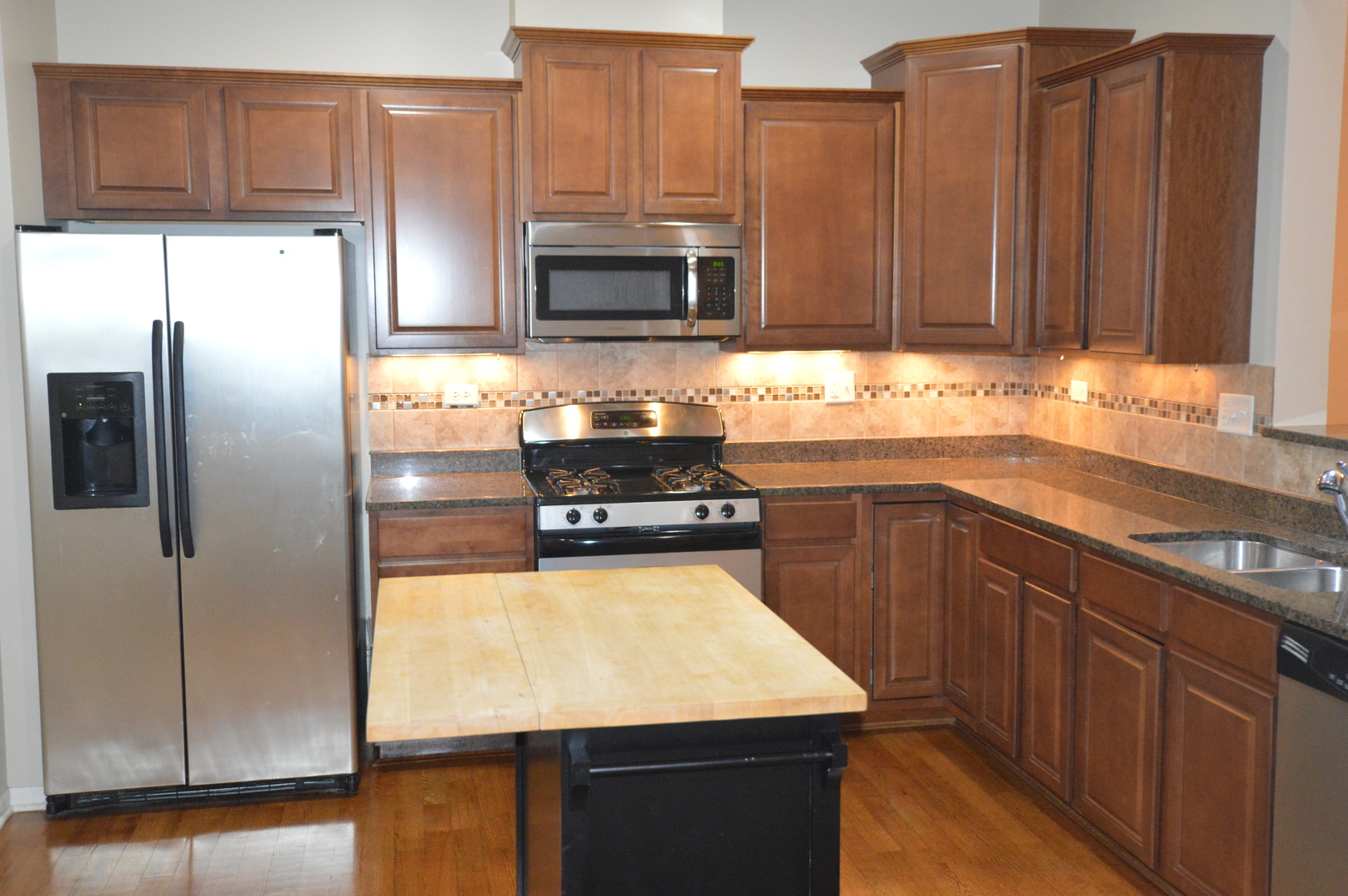 8604 Prairie Street Morton Grove, IL 60053 - Photo 5 of 16