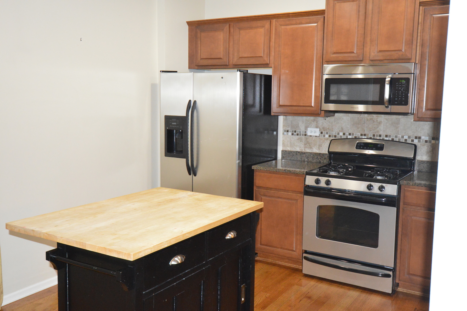 8604 Prairie Street Morton Grove, IL 60053 - Photo 6 of 16