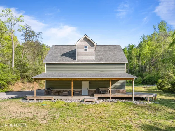 $769,900 | 260 Shepard Lane, Thorn Hill, TN 37881