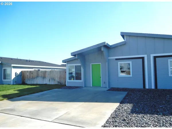 $239,000 | 1044 Northeast Emerald Drive, Hermiston, OR 97838