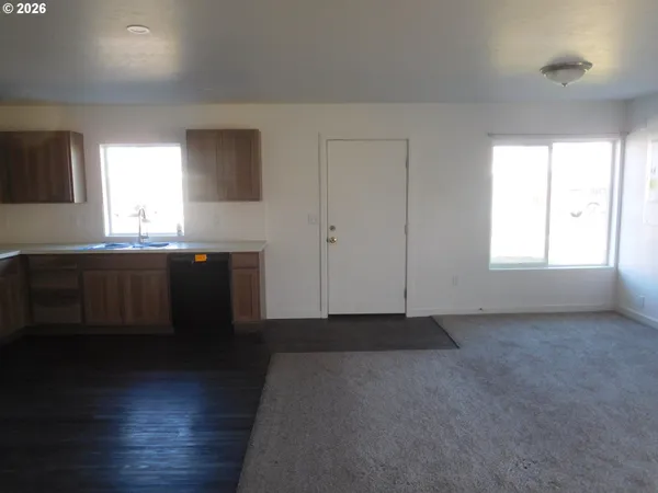 $239,000 | 1044 Northeast Emerald Drive, Hermiston, OR 97838