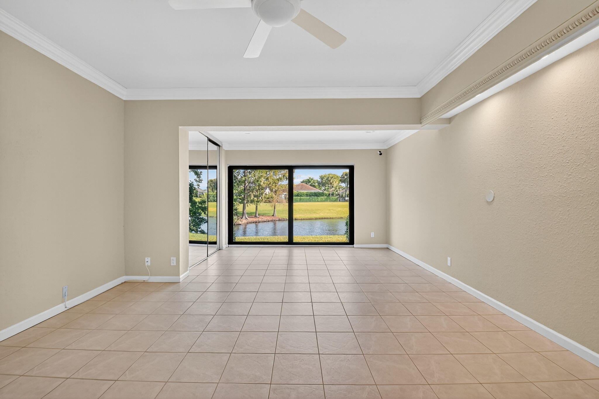 900 Greensward Lane, Unit 101G Delray Beach, FL 33445 - Photo 19 of 62 Primary Bedroom
