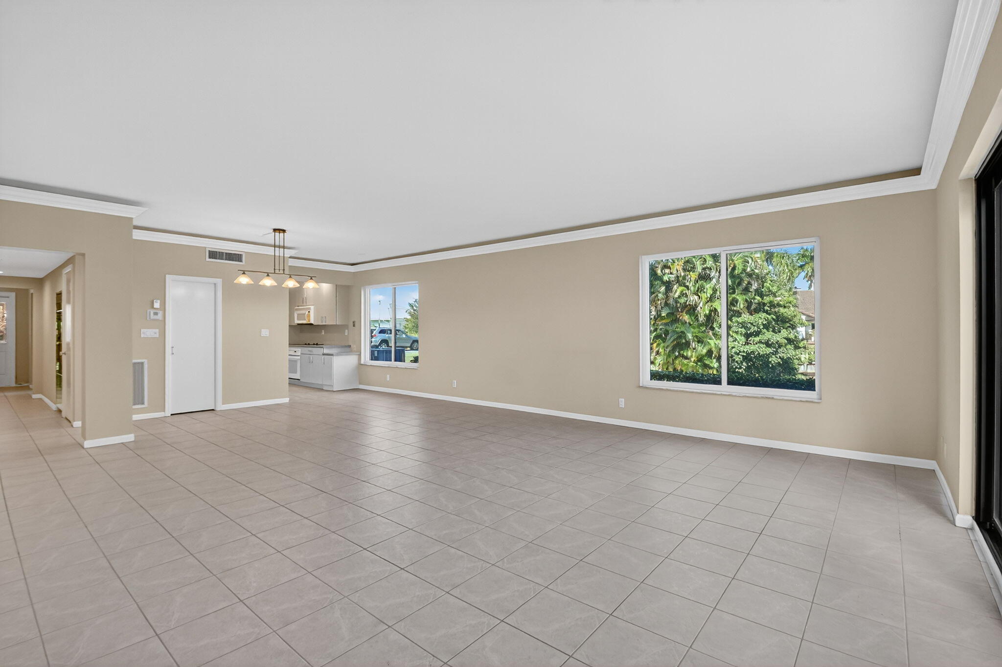 900 Greensward Lane, Unit 101G Delray Beach, FL 33445 - Photo 4 of 62 Breakfast Area