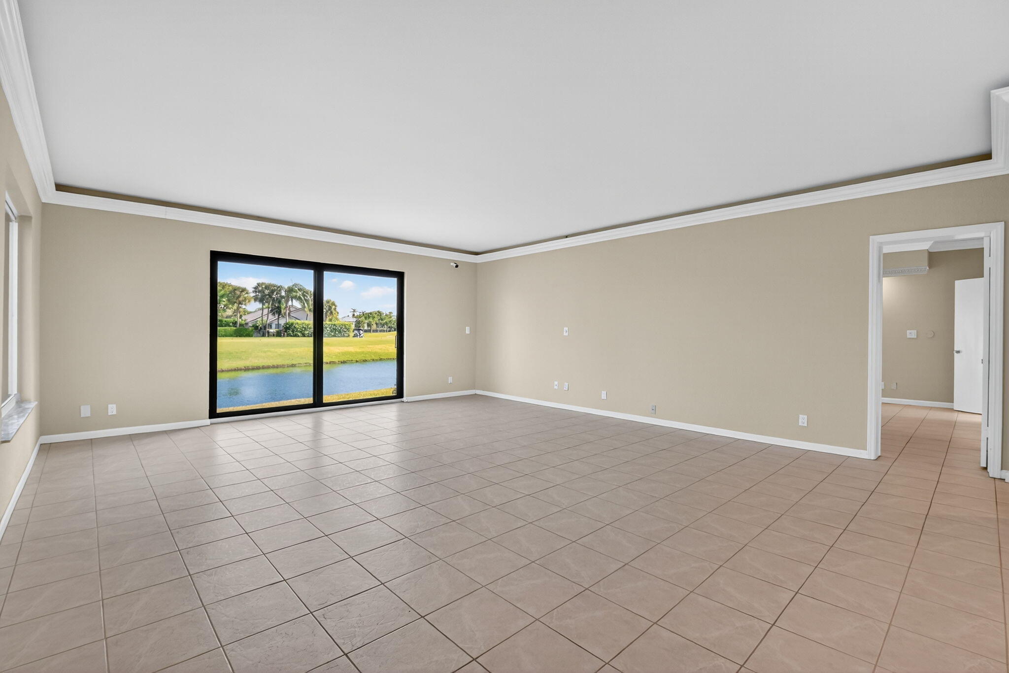 900 Greensward Lane, Unit 101G Delray Beach, FL 33445 - Photo 7 of 62 South East Exposure
