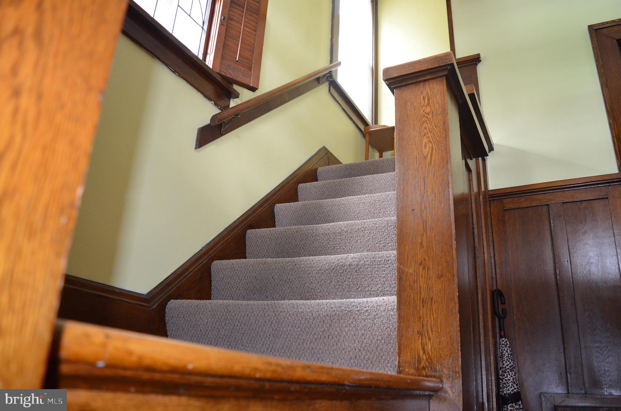 140 Case Avenue Sharon, PA 16146 - Photo 12 of 23 a view of entryway