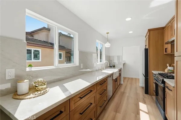 $1,335,000 | 6926 East Peabody Street, Long Beach, CA 90808