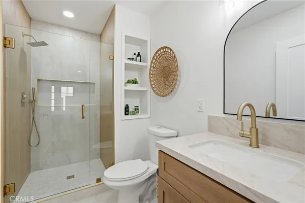 $1,335,000 | 6926 East Peabody Street, Long Beach, CA 90808