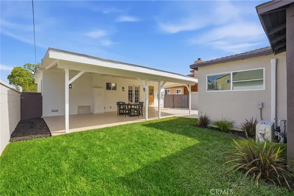 $1,335,000 | 6926 East Peabody Street, Long Beach, CA 90808