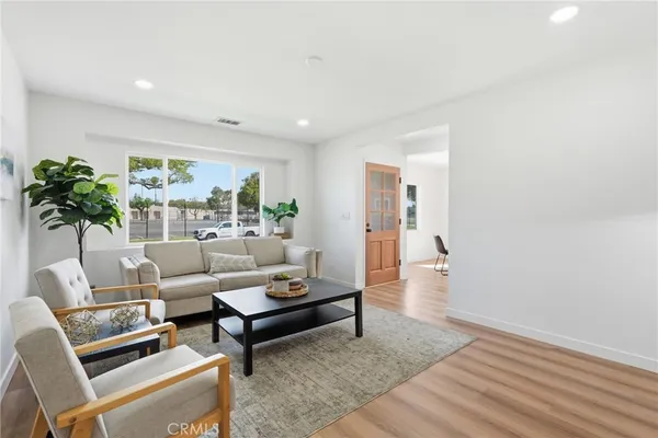 $1,335,000 | 6926 East Peabody Street, Long Beach, CA 90808