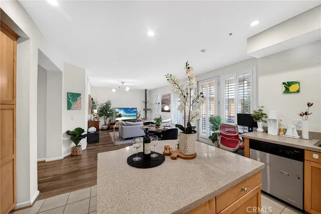 $828,800 | 201 East Angeleno Avenue, Unit 206, Burbank, CA 91502